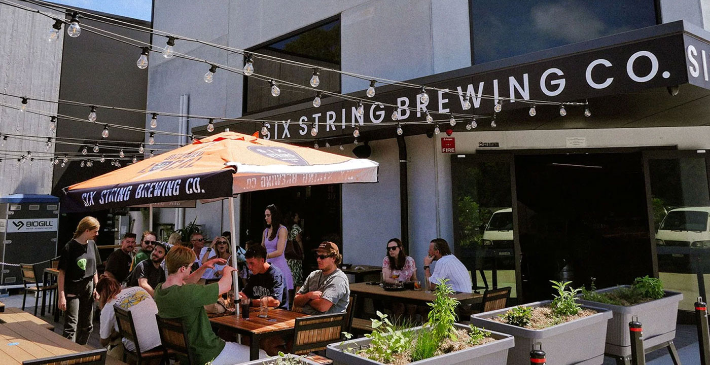 Free Schooner With Any Meal At Six String